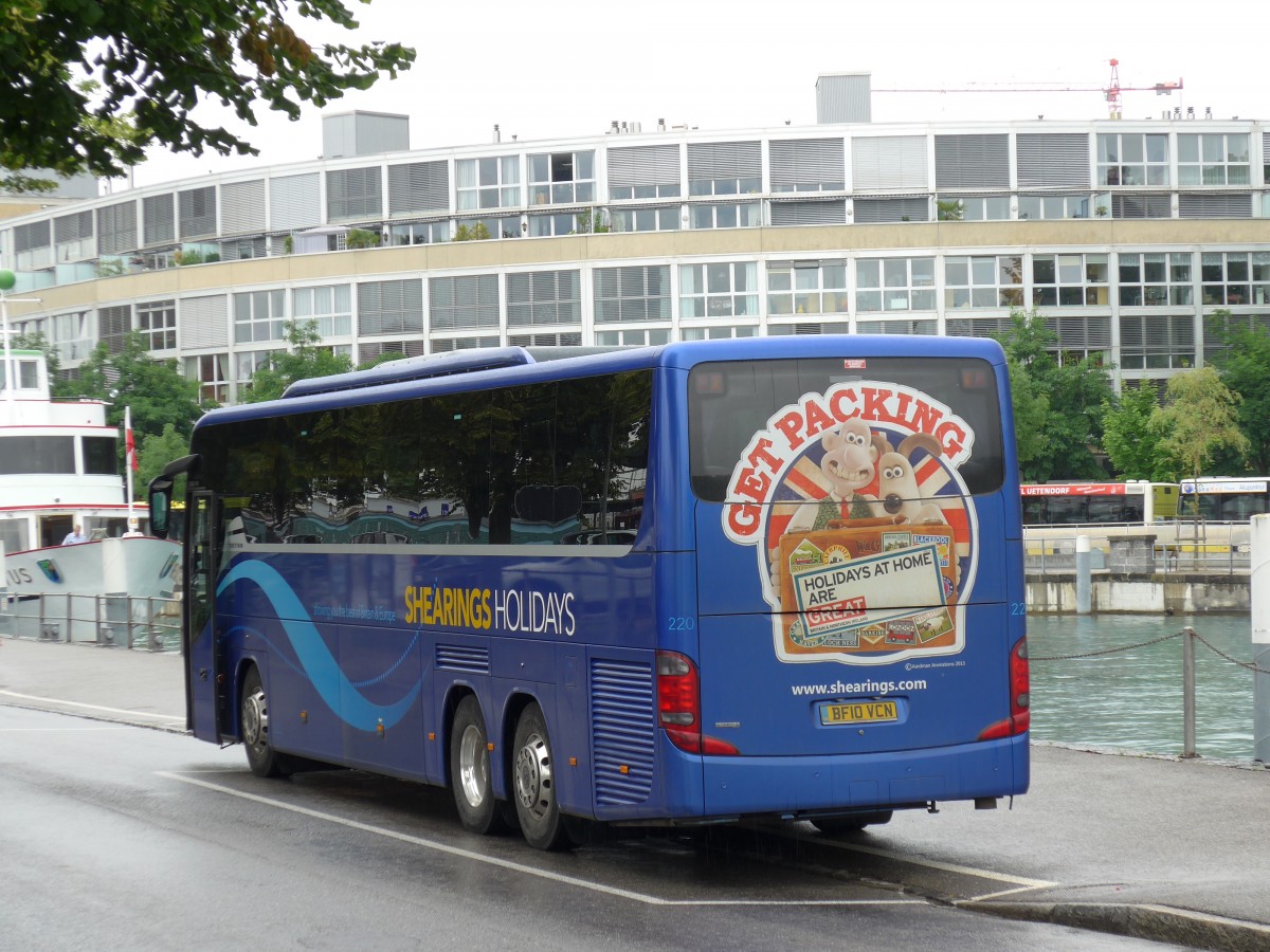 (152'019) - Aus England: Shearings, Wigan - Nr. 220/BF10 VCN - Setra am 2. Juli 2014 bei der Schifflndte Thun