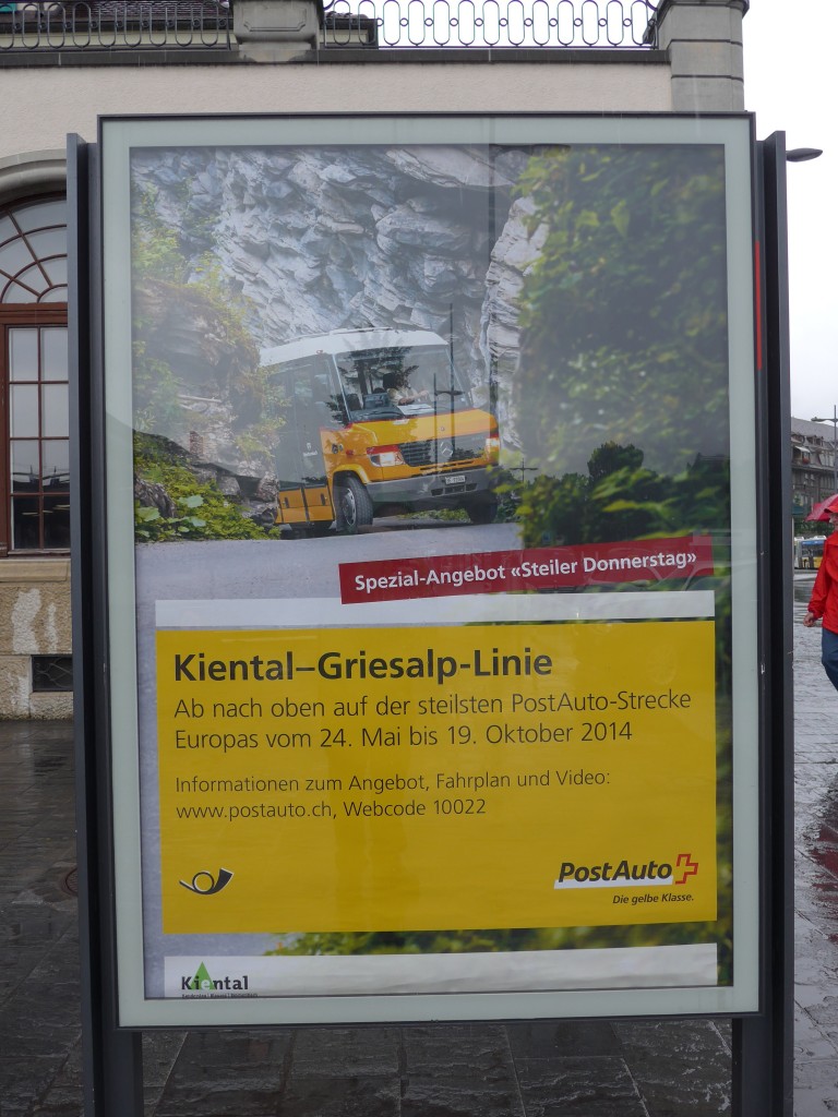 (152'027) - Plakat f�r die Kiental-Griesalp-Linie am 2. Juli 2014 beim Bahnhof Thun