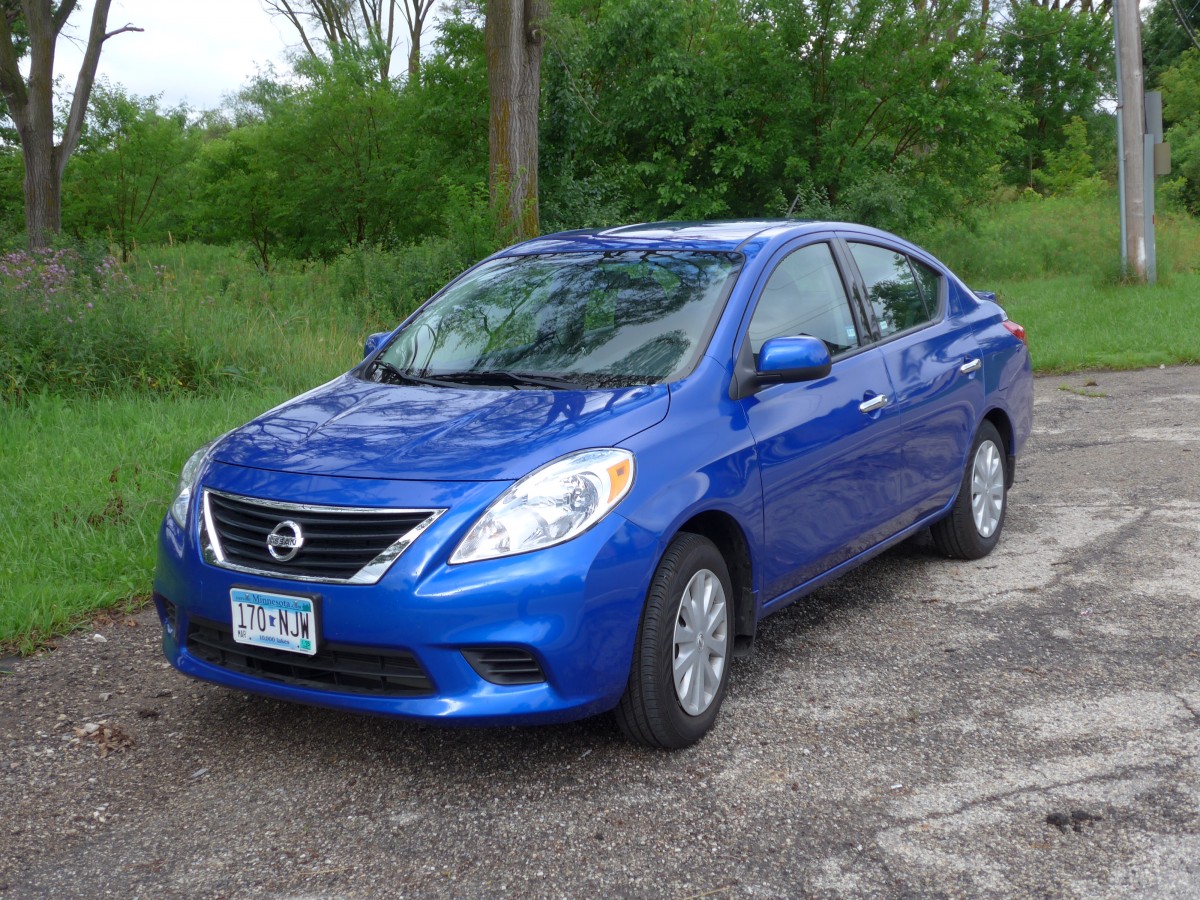(152'128) - Nissan - 170 NJW - am 8. Juli 2014 in Volo