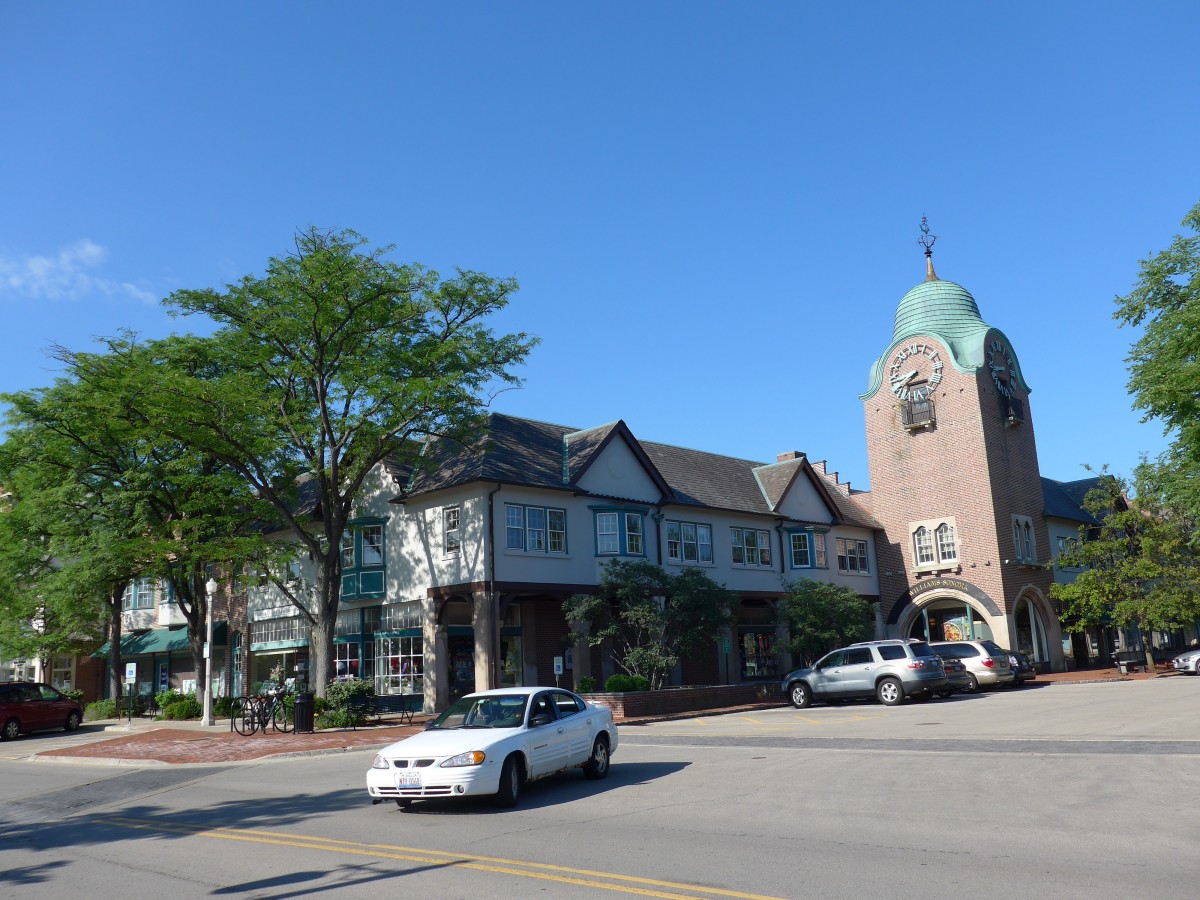 (152'207) - Strasse in Lake Forest am 9. Juli 2014