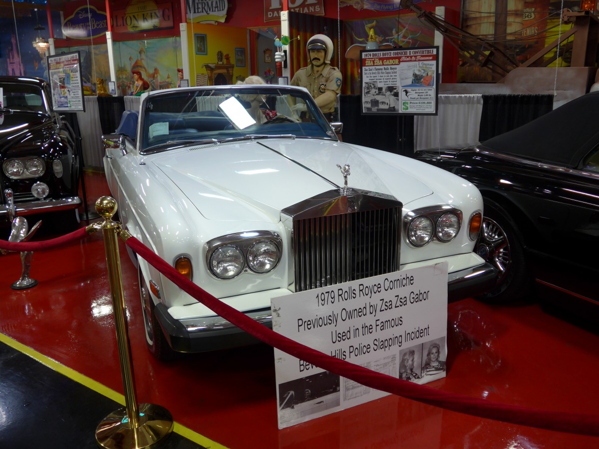 (152'400) - Rolls-Royce Corniche II Convertible - Jahrgang 1979 - von  Zsa Zsa Gabor  am 9. Juli 2014 in Volo, Auto Museum 