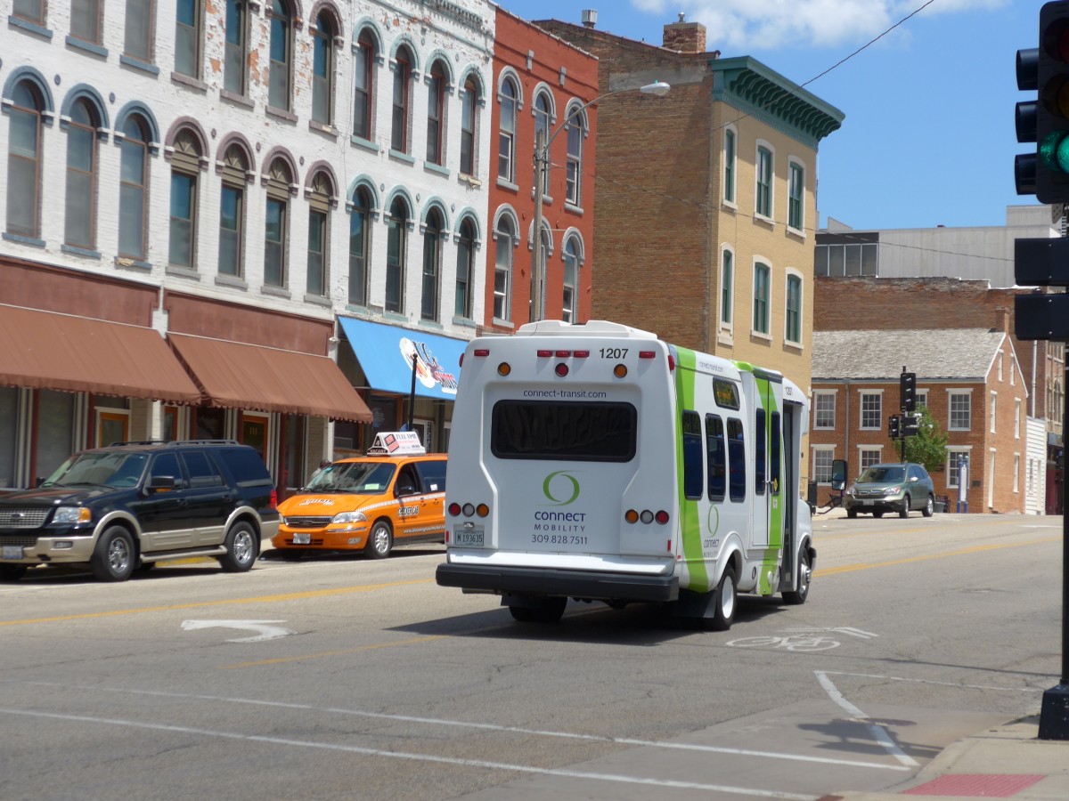 (152'498) - Connect Transit, Bloomington - Nr. 1207/M 193'635 - Chevrolet am 10. Juli 2014 in Bloomington, Front Street