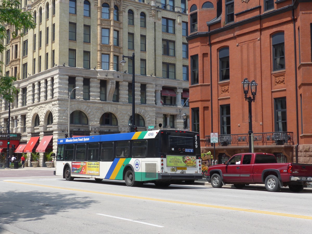 (153'008) - MCTS Milwaukee - Nr. 4749/63'276 - New Flyer am 17. Juli 2014 in Milwaukee