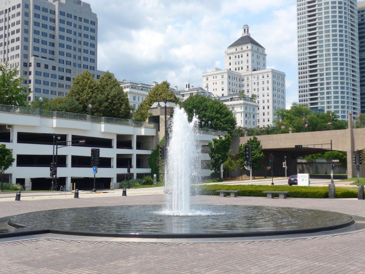 (153'040) - Springbrunnen in Milwaukee am 17. Juli 2014