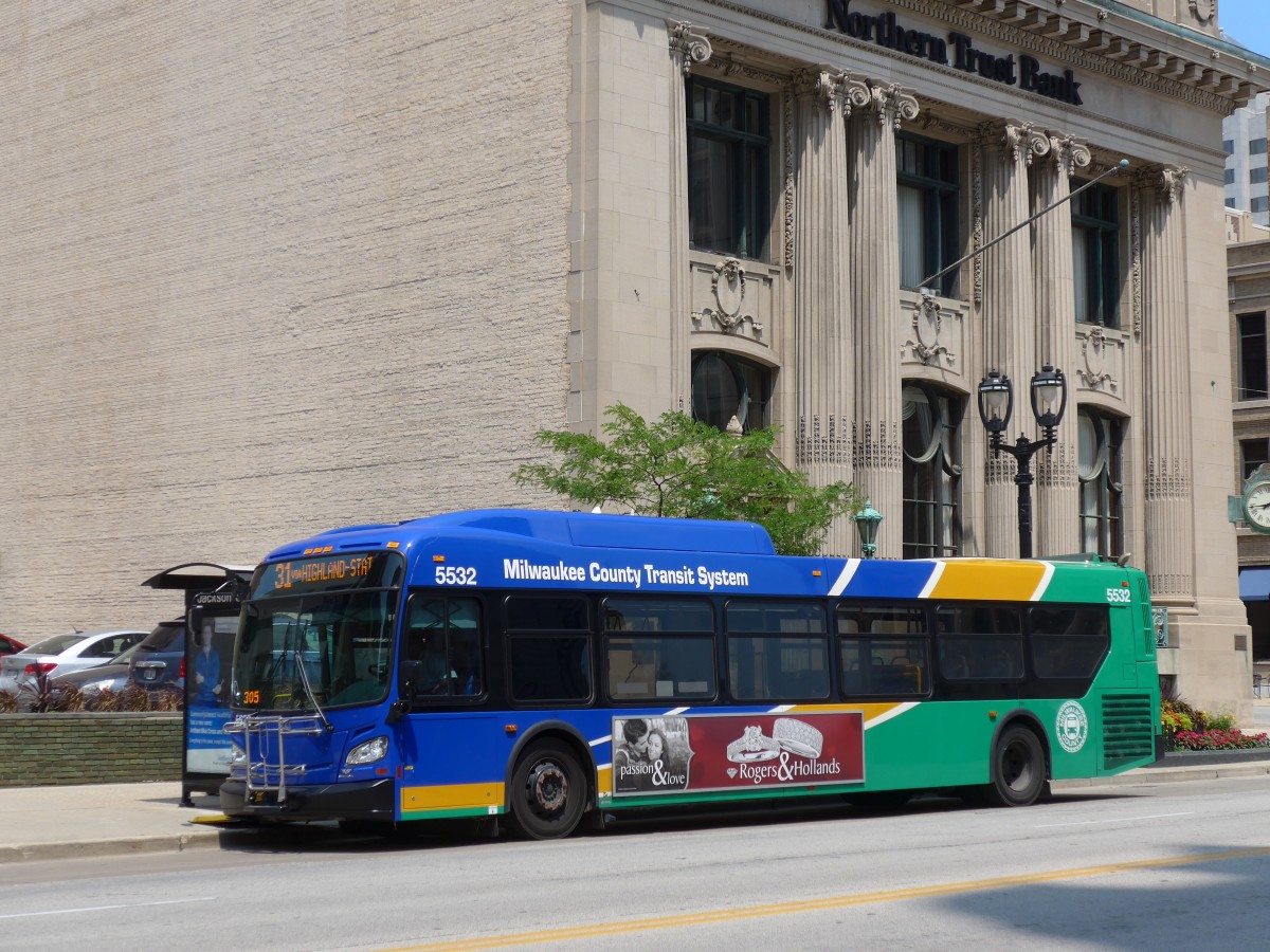 (153'057) - MCTS Milwaukee - Nr. 5532/87'623 - New Flyer am 17. Juli 2014 in Milwaukee