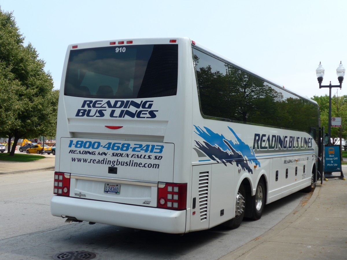 (153'148) - Reading Bus Lines, Reading - Nr. 910/PR 24'360 - Van Hool am 18. Juli 2014 in Chicago, Navy Pier