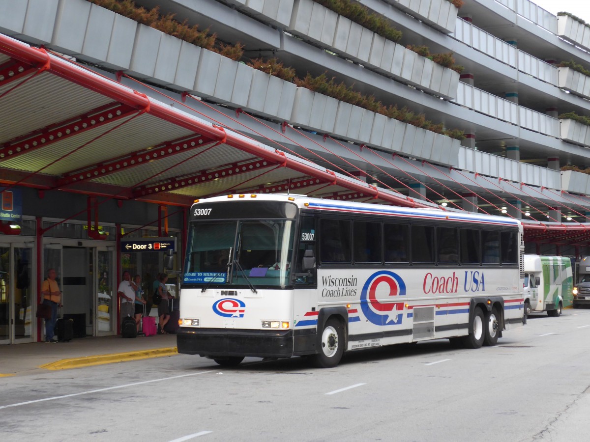 (153'313) - Wisconsin Coach, Milwaukee - Nr. 53'007/P 797'264 - MCI am 19. Juli 2014 in Chicago, Airport O'Hare