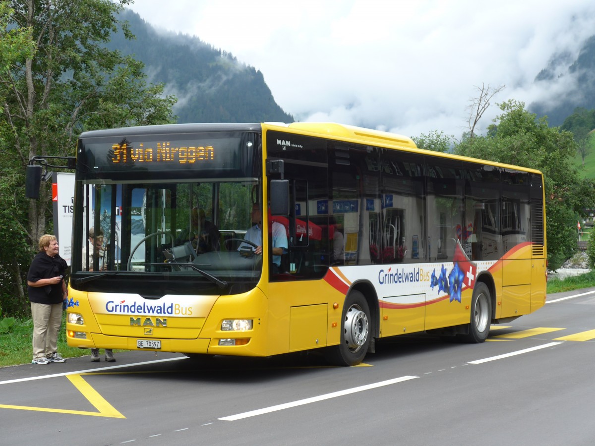 (153'569) - AVG Grindelwald - Nr. 23/BE 70'397 - MAN am 3. August 2014 beim Bahnhof Grindelwald Grund