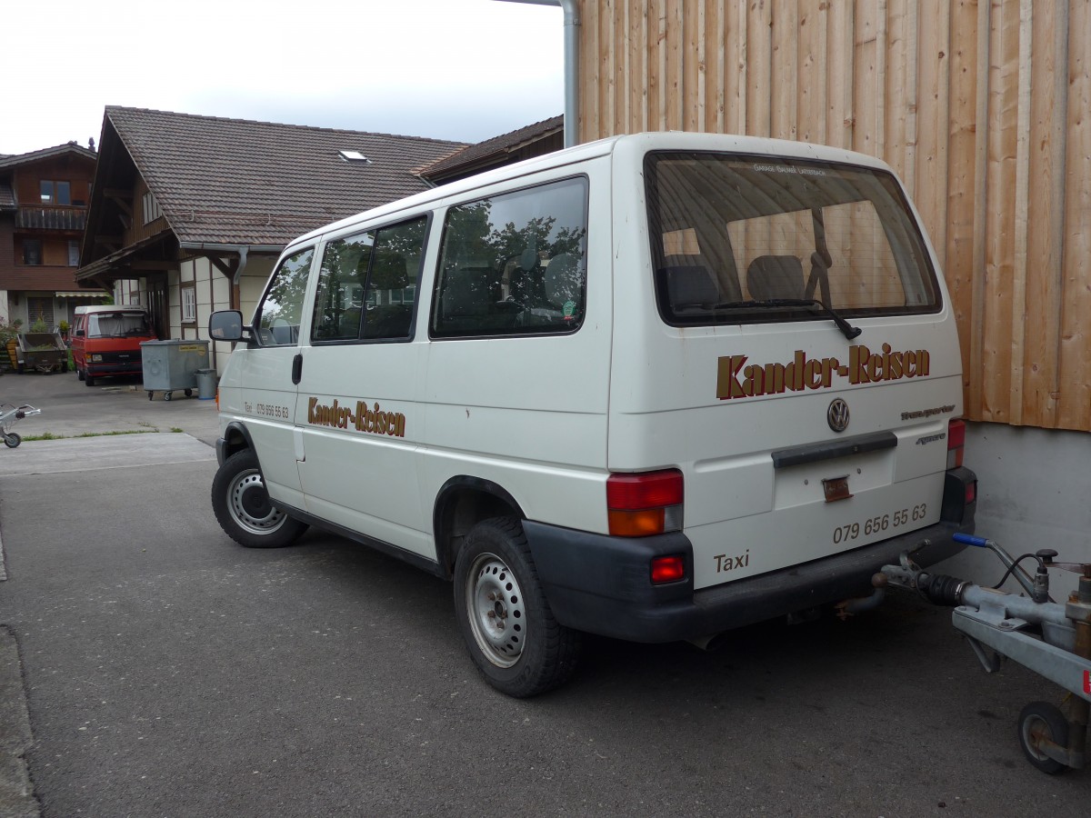 (154'733) - Kander-Reisen, Frutigen - VW am 31. August 2014 in Frutigen, Garage