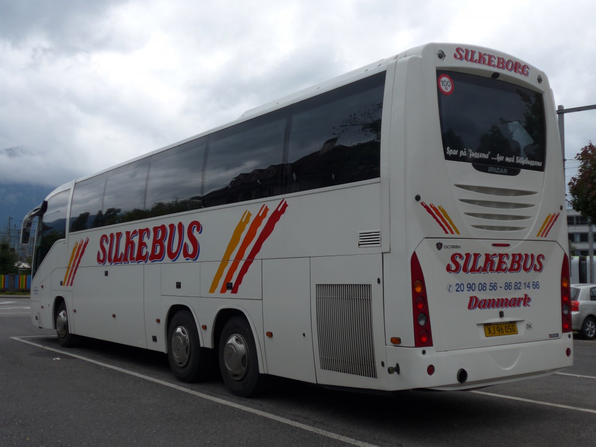 (154'742) - Aus Dnemark: Silkebus, Silkeborg - XJ 96'050 - Scania/Irizar am 31. August 2014 in Thun, Seestrasse