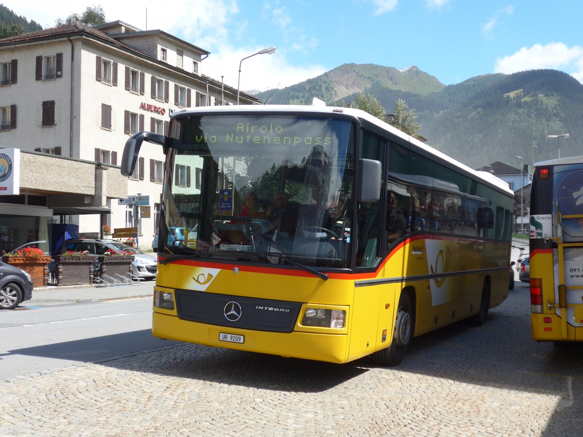 (154'789) - Mattli, Wassen - UR 9209 - Mercedes am 1. September 2014 beim Bahnhof Airolo