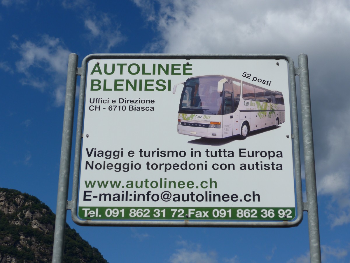 (154'813) - Werbung f�r die Autolinee Blenesi am 1. September 2014 in Biasca, Garage
