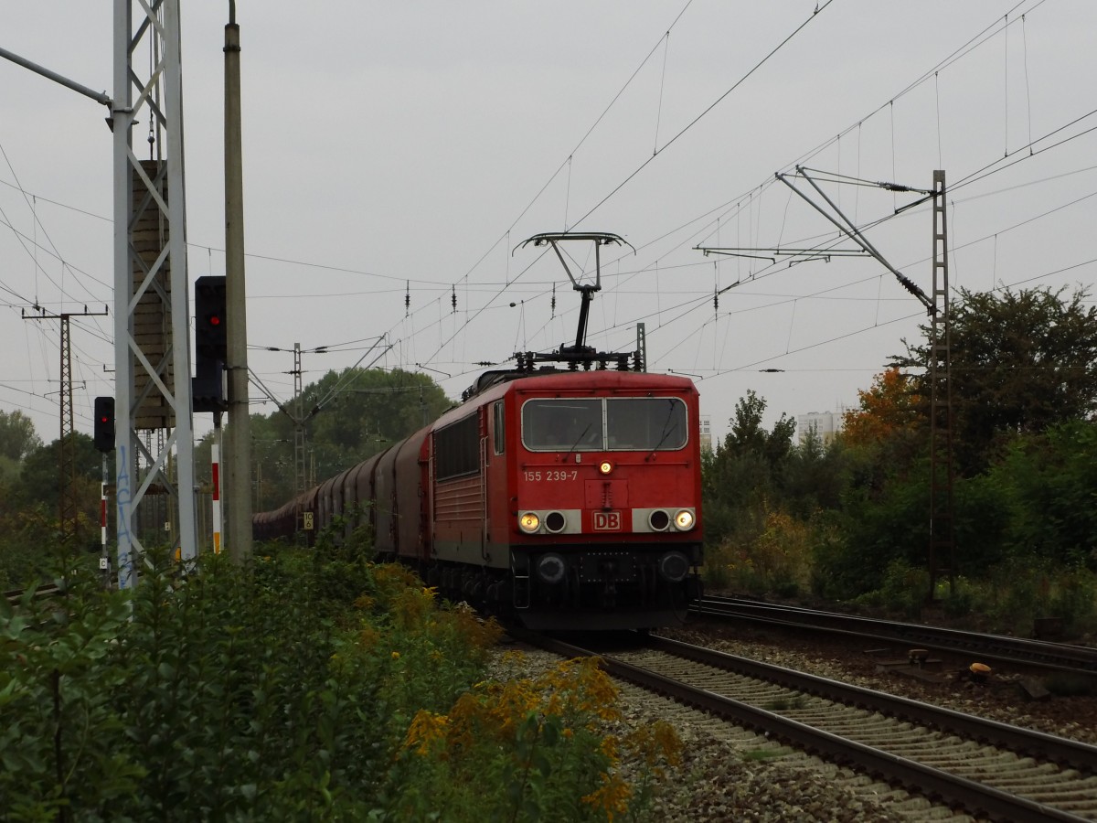 155 239 am grauen Morgen des 9. Oktobers 2013 mit einem Mischer in Leipzig-Thekla.