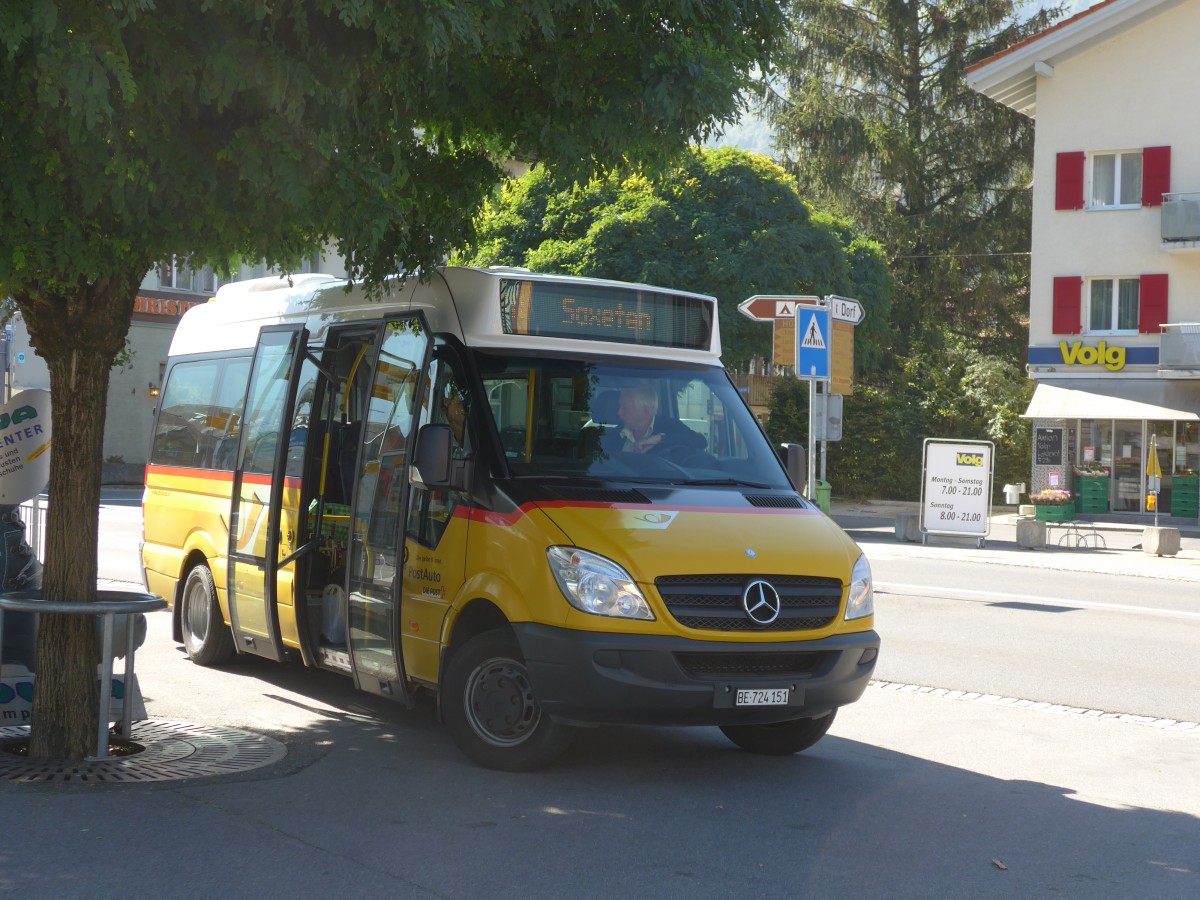 (155'335) - PostAuto Bern - BE 724'151 - Mercedes am 23. September 2014 beim Bahnhof Wilderswil