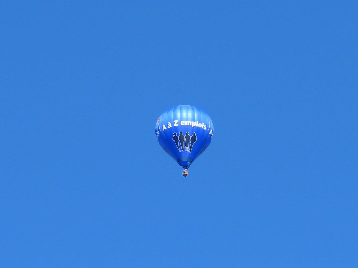 (155'845) - Ein Heissluftballon �ber dem Niesen am 19. Oktober 2014