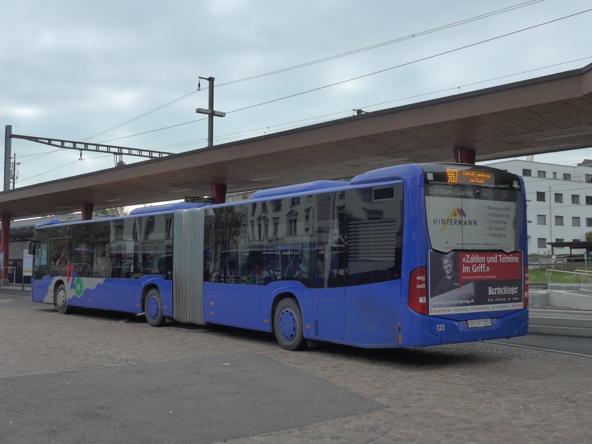 (156'218) - VZO Grningen - Nr. 123/ZH 361'123 - Mercedes am 28. Oktober 2014 beim Bahnhof Wetzikon