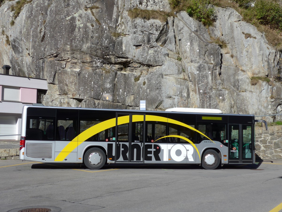 (156'359) - AAGU Altdorf - Nr. 57/UR 9347 - Setra am 31. Oktober 2014 beim Bahnhof Gschenen