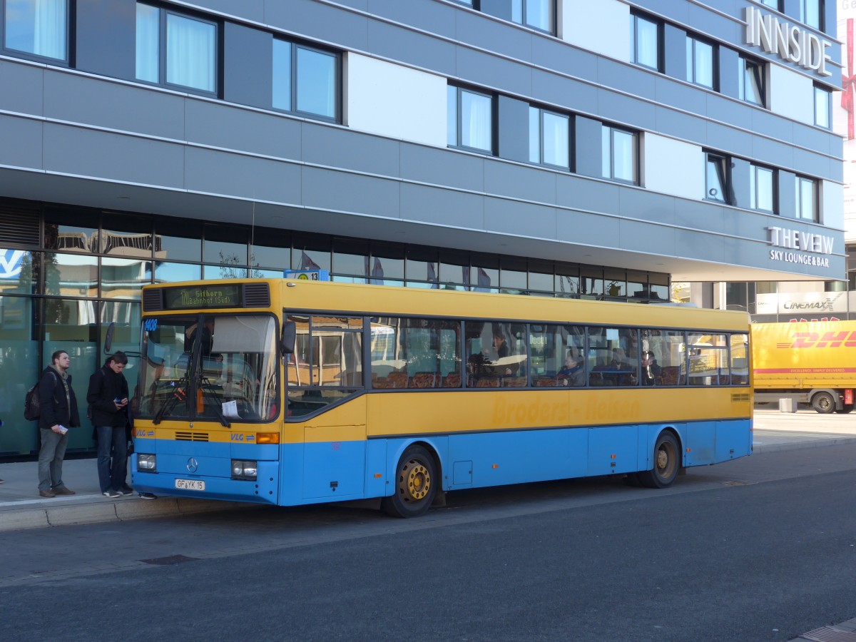 (156'569) - GVB Gifhorn - Nr. 1408/GF-YK 15 - Mercedes am 17. November 2014 beim Hauptbahnhof Wolfsburg