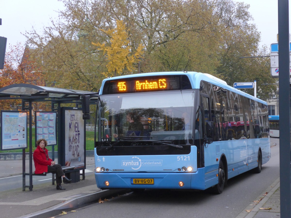 (157'058) - Syntus - Nr. 5121/BV-VG-07 - VDL Berkhof am 20. November 2014 in Arnhem, Willemsplein