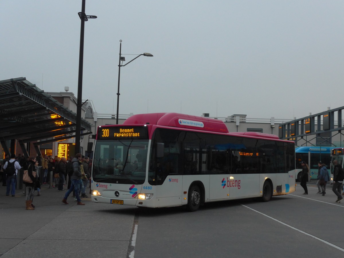 (157'086) - Breng, Ijsselmuiden - Nr. 4480/BX-GP-10 - Mercedes am 20. November 2014 beim Bahnhof Nijmegen