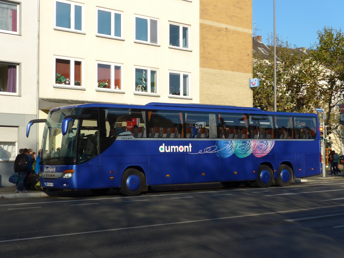 (157'194) - Aus Frankreich: Dumont, Hesdin - BK 046 LW - Setra am 21. November 2014 beim Hauptbahnhof Aachen