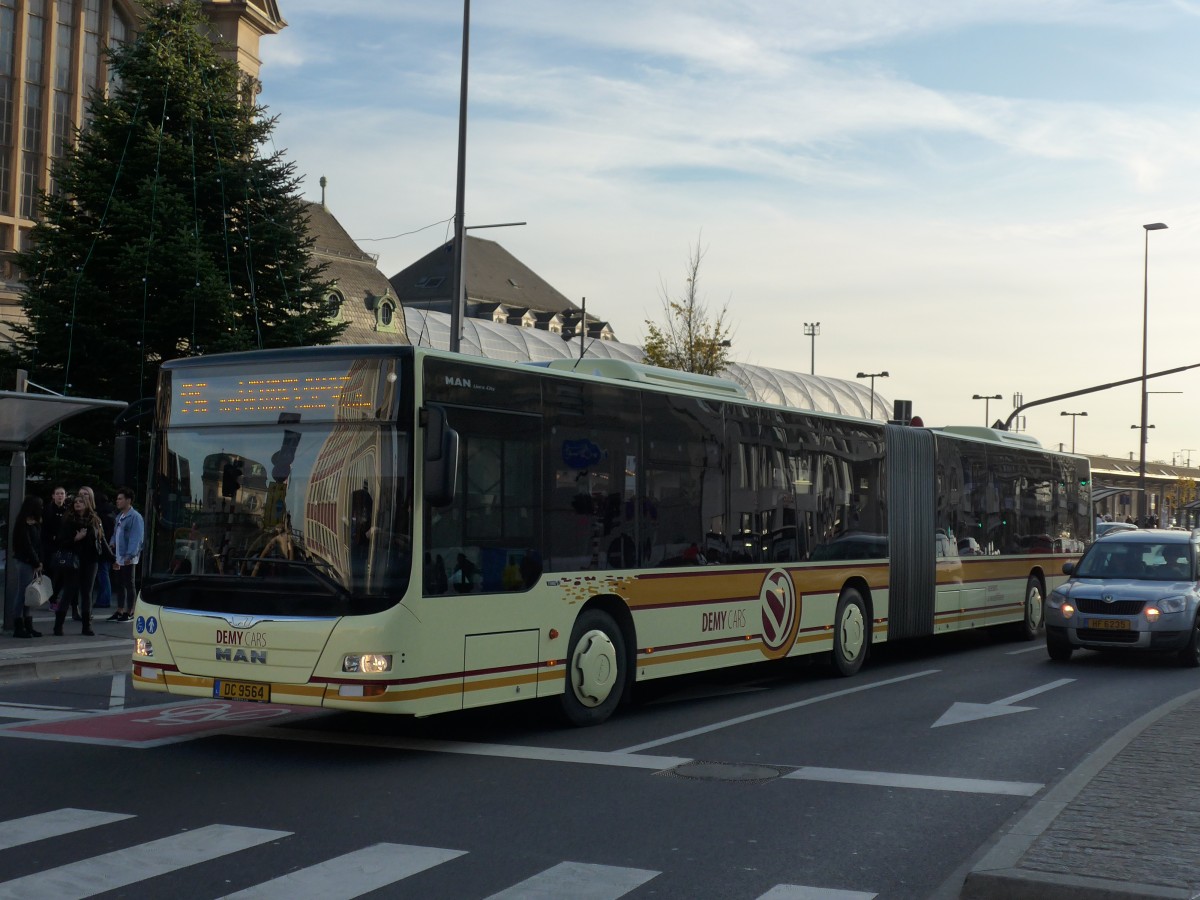 (157'365) - Demy Cars, Keispelt - DC 9564 - MAN am 22. November 2014 beim Bahnhof Luxembourg