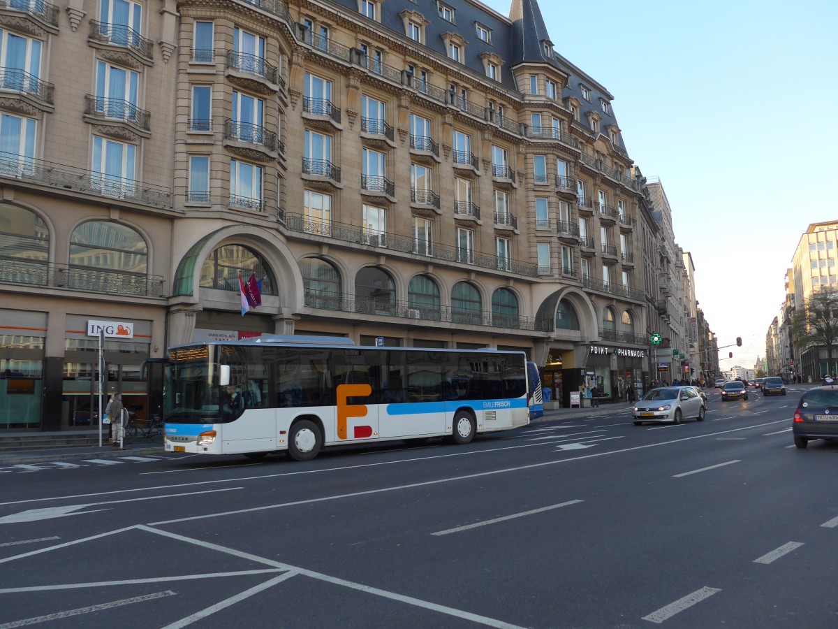 (157'390) - Frisch, Bettembourg - EF 1226 - Setra am 22. November 2014 beim Bahnhof Luxembourg