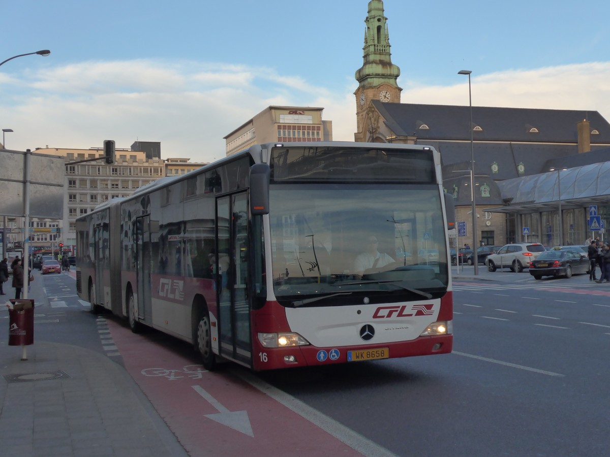 (157'424) - CFL Luxembourg - Nr. 16/WK 8658 - Mercedes am 22. November 2014 beim Bahnhof Luxembourg