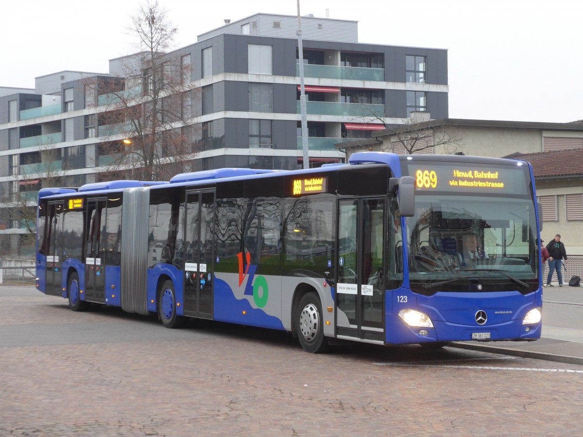 (157'554) - VZO Grningen - Nr. 123/ZH 361'123 - Mercedes am 26. November 2014 beim Bahnhof Wetzikon