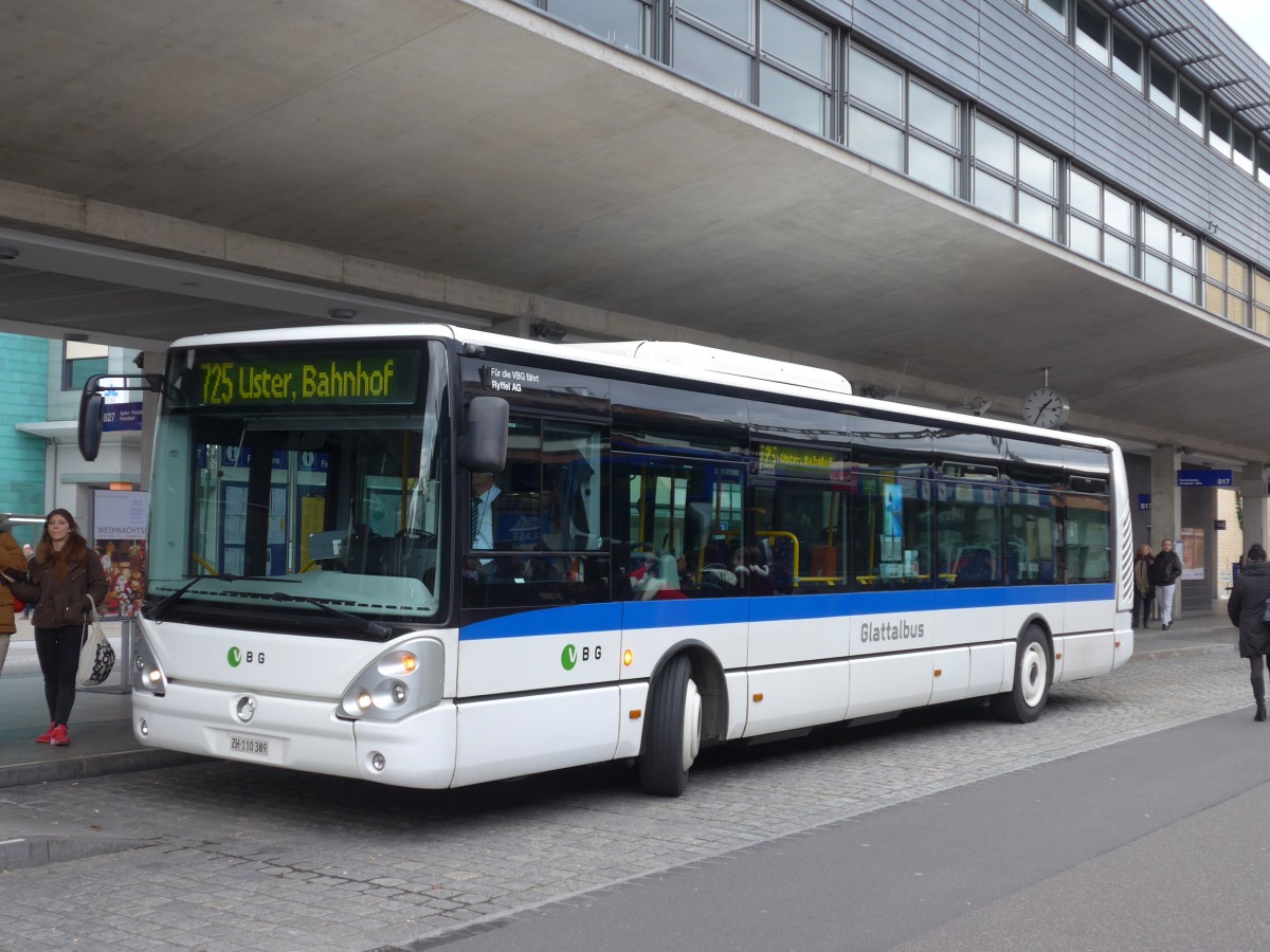 (157'772) - Ryffel, Uster - Nr. 76/ZH 110'309 - Irisbus am 14. Dezember 2014 beim Bahnhof Uster