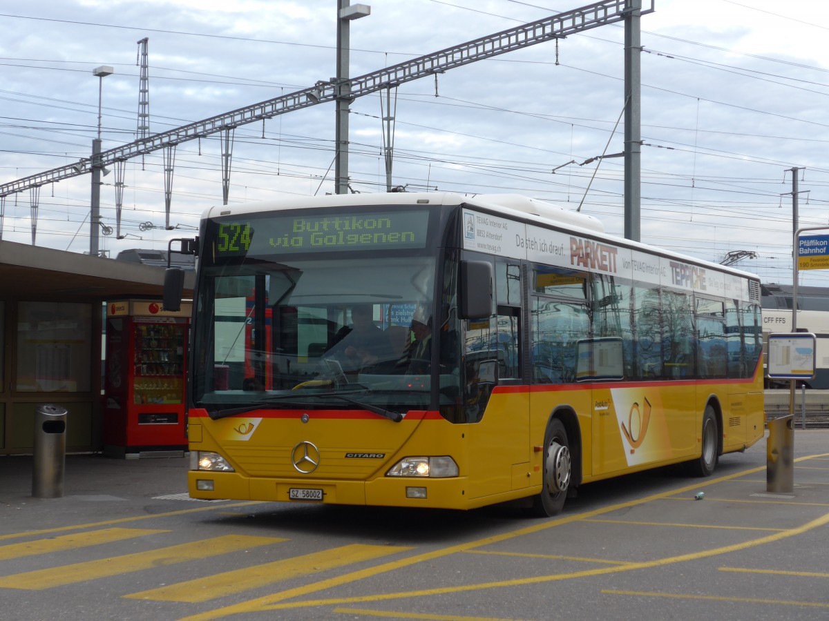 (157'779) - Kistler, Reichenburg - SZ 58'002 - Mercedes am 14. Dezember 2014 beim Bahnhof Pfffikon