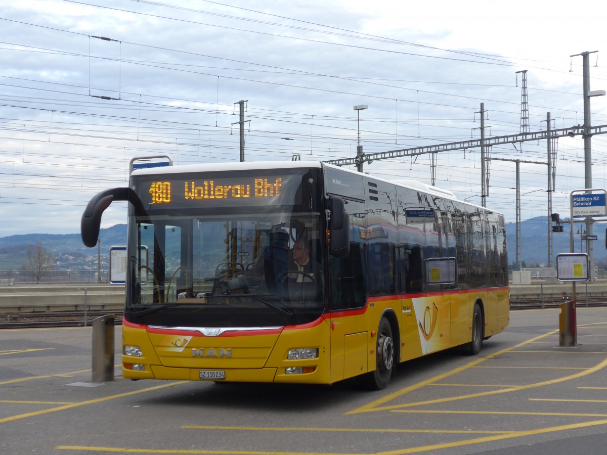 (157'780) - Schuler, Feusisberg - SZ 110'234 - MAN am 14. Dezember 2014 beim Bahnhof Pfffikon