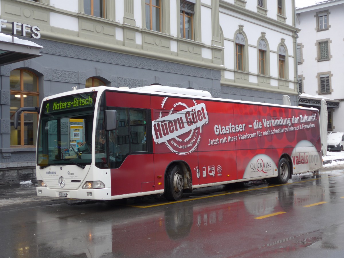 (158'027) - PostAuto Wallis - VS 241'961 - Mercedes am 28. Dezember 2014 beim Bahnhof Brig