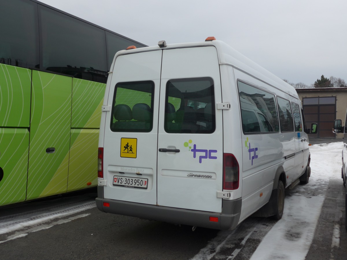 (158'164) - TPC Aigle - VS 303'950 - Mercedes am 2. Januar 2015 in Monthey, Garage