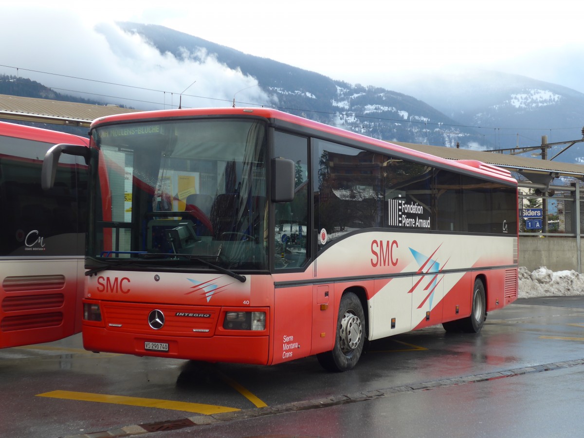 (158'180) - SMC Montana - Nr. 40/VS 290'740 - Mercedes am 4. Januar 2015 beim Bahnhof Sierre