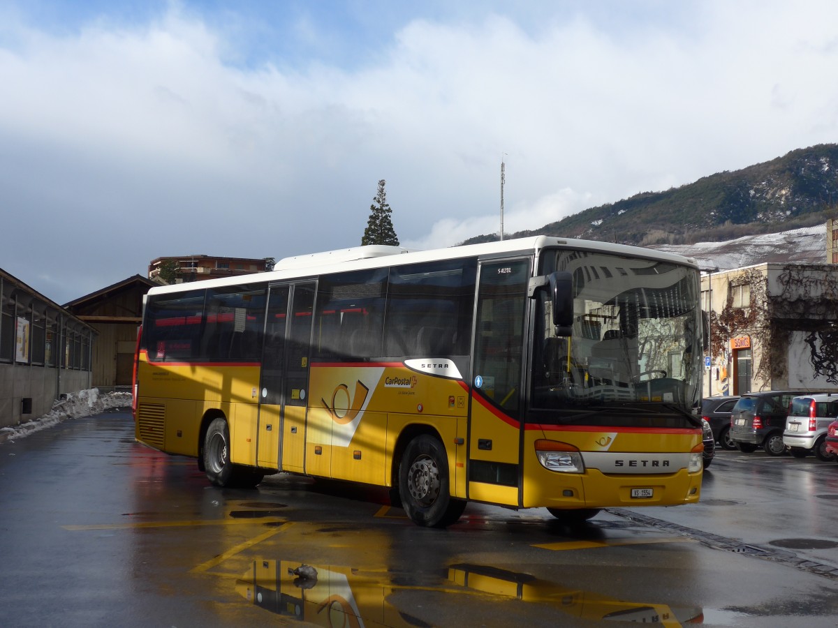 (158'185) - TSAR, Sierre - VS 1554 - Setra (ex Pfammatter, Sierre) am 4. Januar 2015 beim Bahnhof Sierre