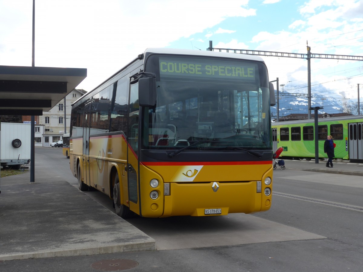 (158'765) - TPC Aigle - VS 378'653 - Renault (ex PostAuto Wallis; ex P 25'200) am 15. Februar 2015 beim Bahnhof Aigle