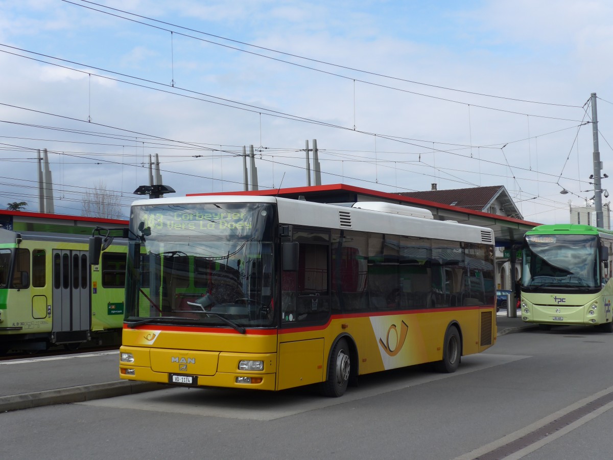 (158'901) - TPC Aigle - VD 1174 - MAN/Gppel am 28. Februar 2015 beim Bahnhof Aigle