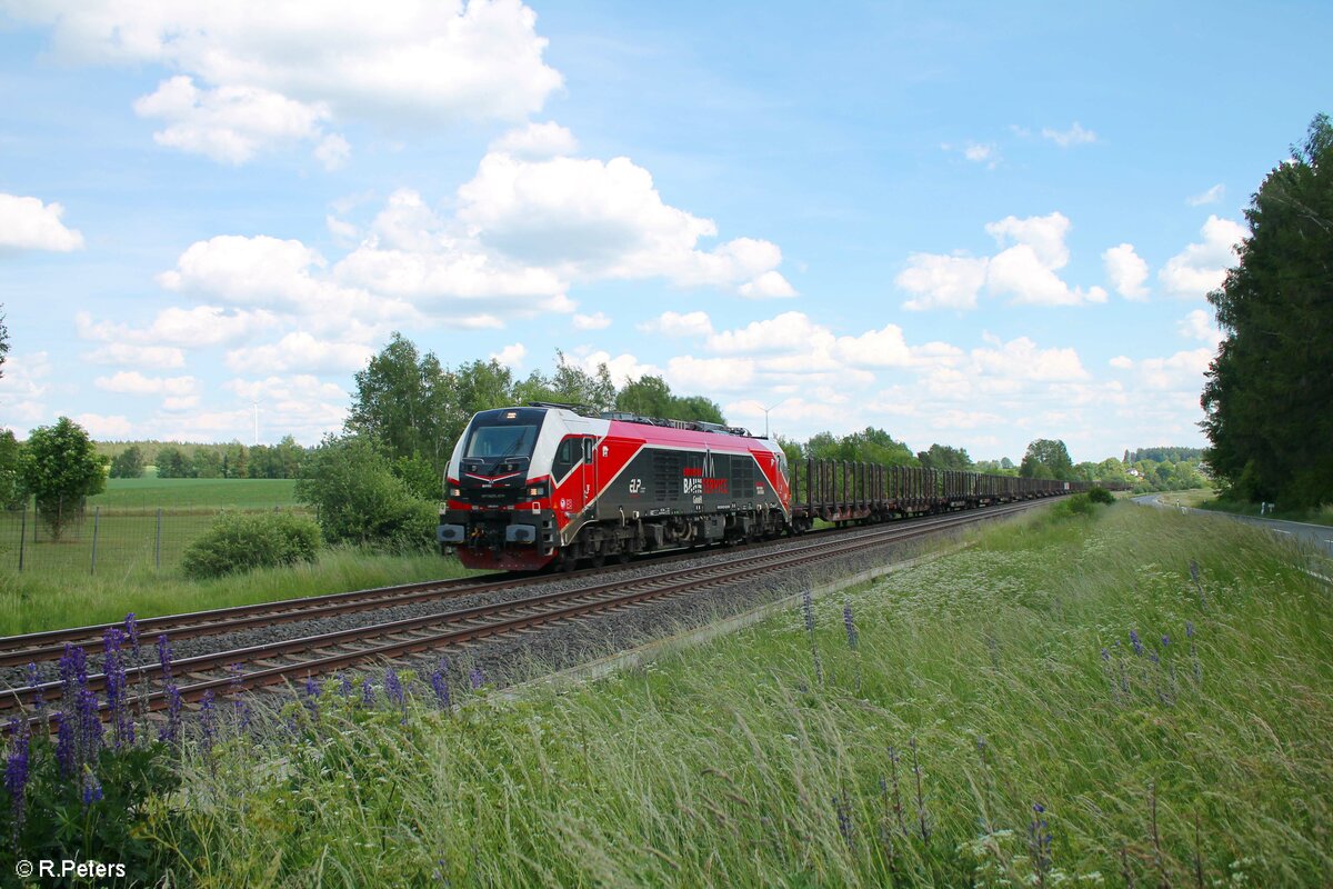 159 227 mit einem Leeren Holzzug aus Cheb bei Großwendern in Richtung Hof. 12.06.22