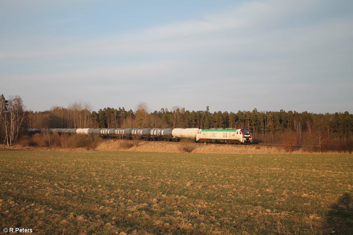 159 228 mit Kesselzug aus Bitterfeld nach Straubing/Sand bei Wiesau/Oberpfalz. 20.03.22