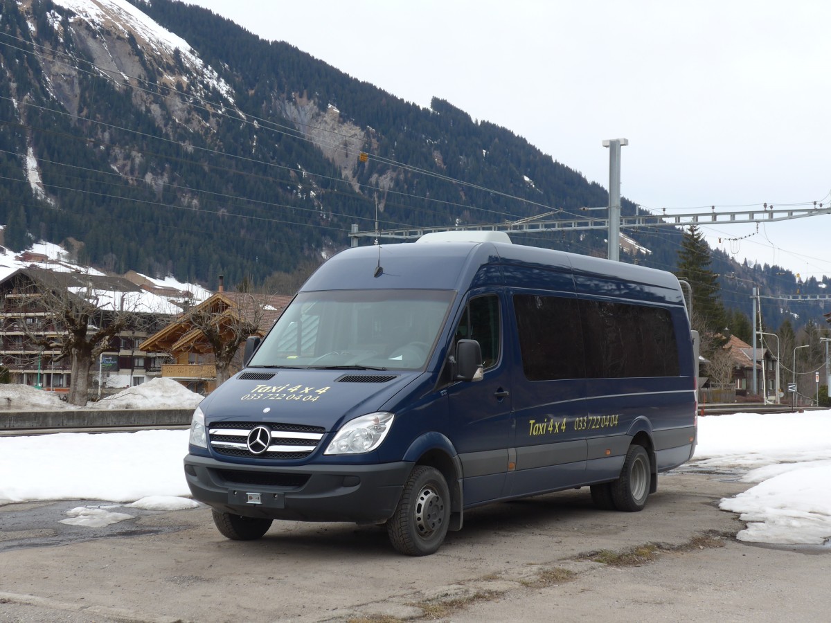 (159'198) - Ueltschi, Zweisimmen - Mercedes am 16. Mrz 2015 beim Bahnhof Lenk