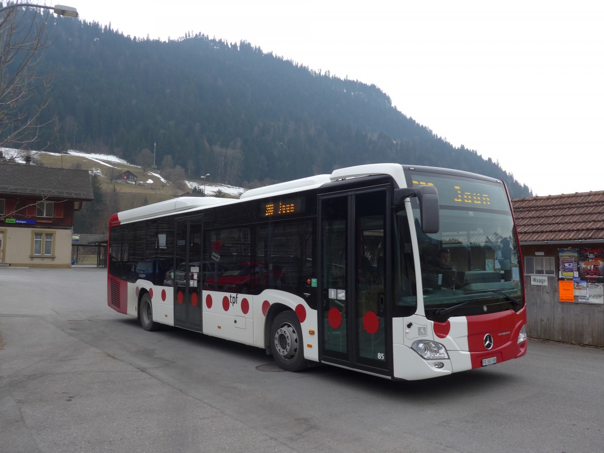 (159'210) - TPF Fribourg - Nr. 85/FR 300'388 - Mercedes am 16. Mrz 2015 beim Bahnhof Boltigen