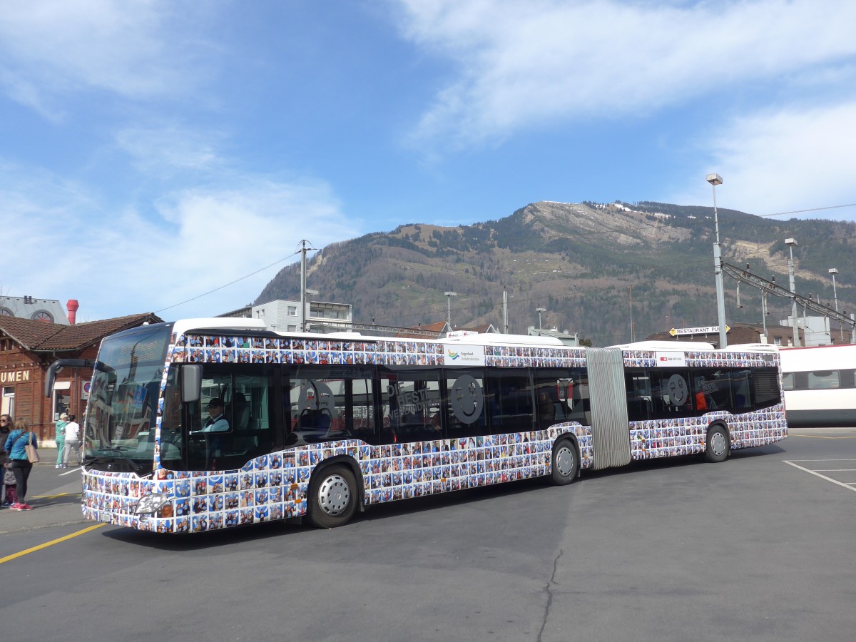 (159'270) - ZVB Zug - Nr. 61/ZG 88'061 - Mercedes am 17. Mrz 2015 beim Bahnhof Arth-Goldau