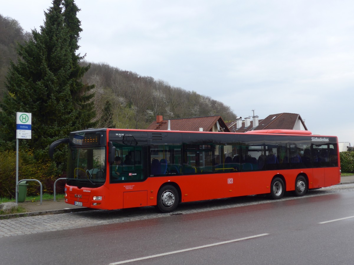 (159'795) - SBG Freiburg - FR-JS 451 - MAN am 11. April 2015 in Grenzach-Wyhlen, Siedlung