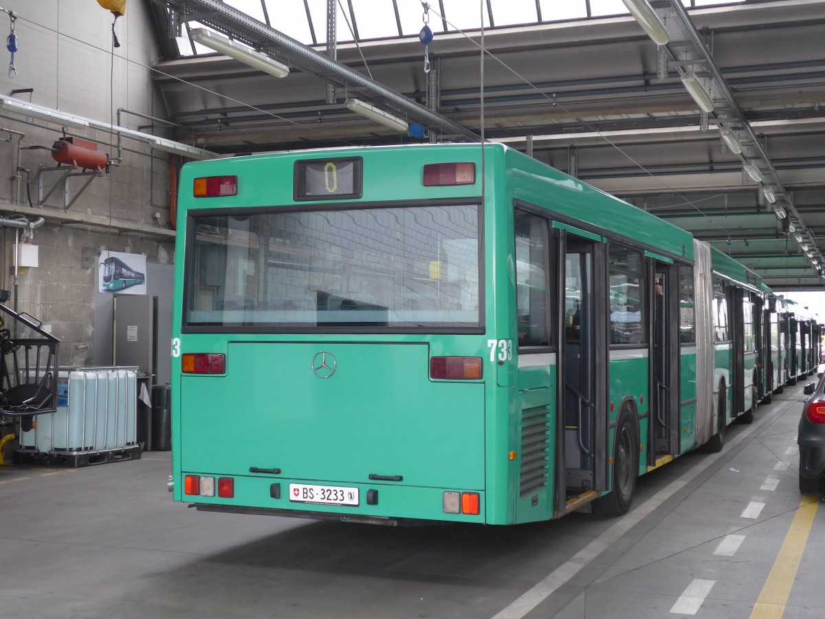 (159'888) - BVB Basel - Nr. 733/BS 3233 - Mercedes (ex VAG Freiburg/D Nr. 930) am 11. April 2015 in Basel, Garage Rankstrasse
