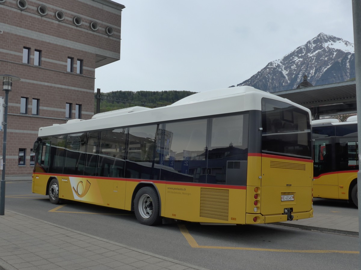 (159'983) - AVG Meiringen - Nr. 67/BE 402'467 - Scania/Hess (ex Nr. 76; ex Steiner, Messen) am 25. April 2015 beim Bahnhof Spiez