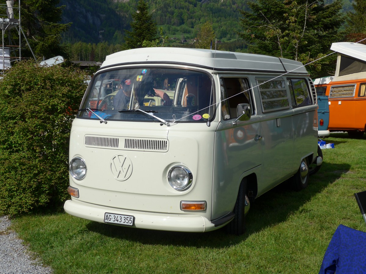(160'348) - VW-Bus - AG 343'355 - am 9. Mai 2015 in Brienz, Camping Aaregg