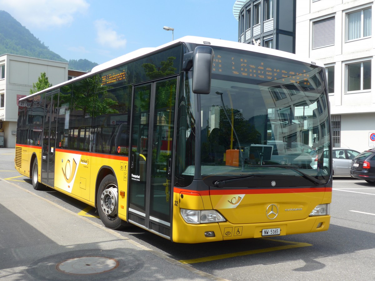 (160'928) - Thepra, Stans - Nr. 32/NW 5165 - Mercedes am 24. Mai 2015 beim Bahnhof Stans