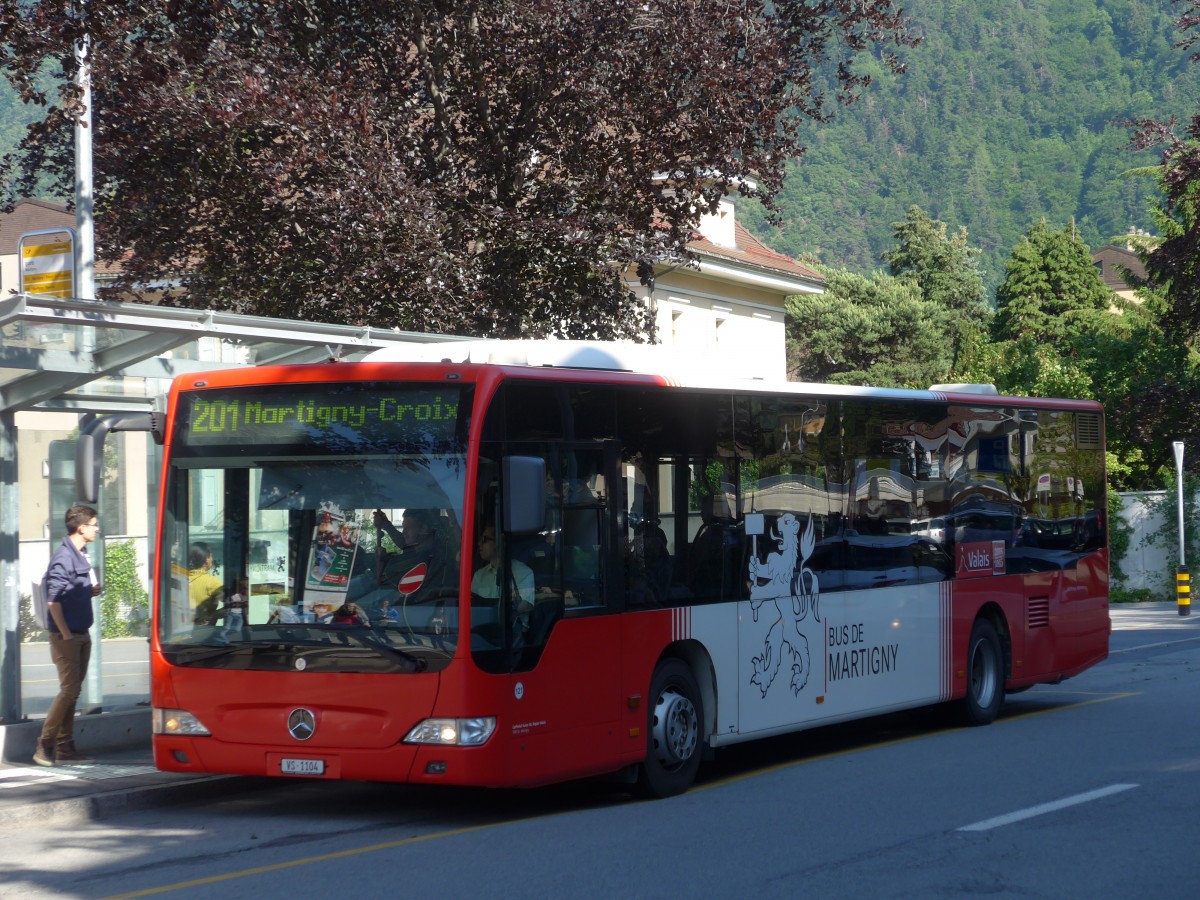 (161'222) - TMR Martigny - Nr. 121/VS 1104 - Mercedes am 27. Mai 2015 beim Bahnhof Martigny