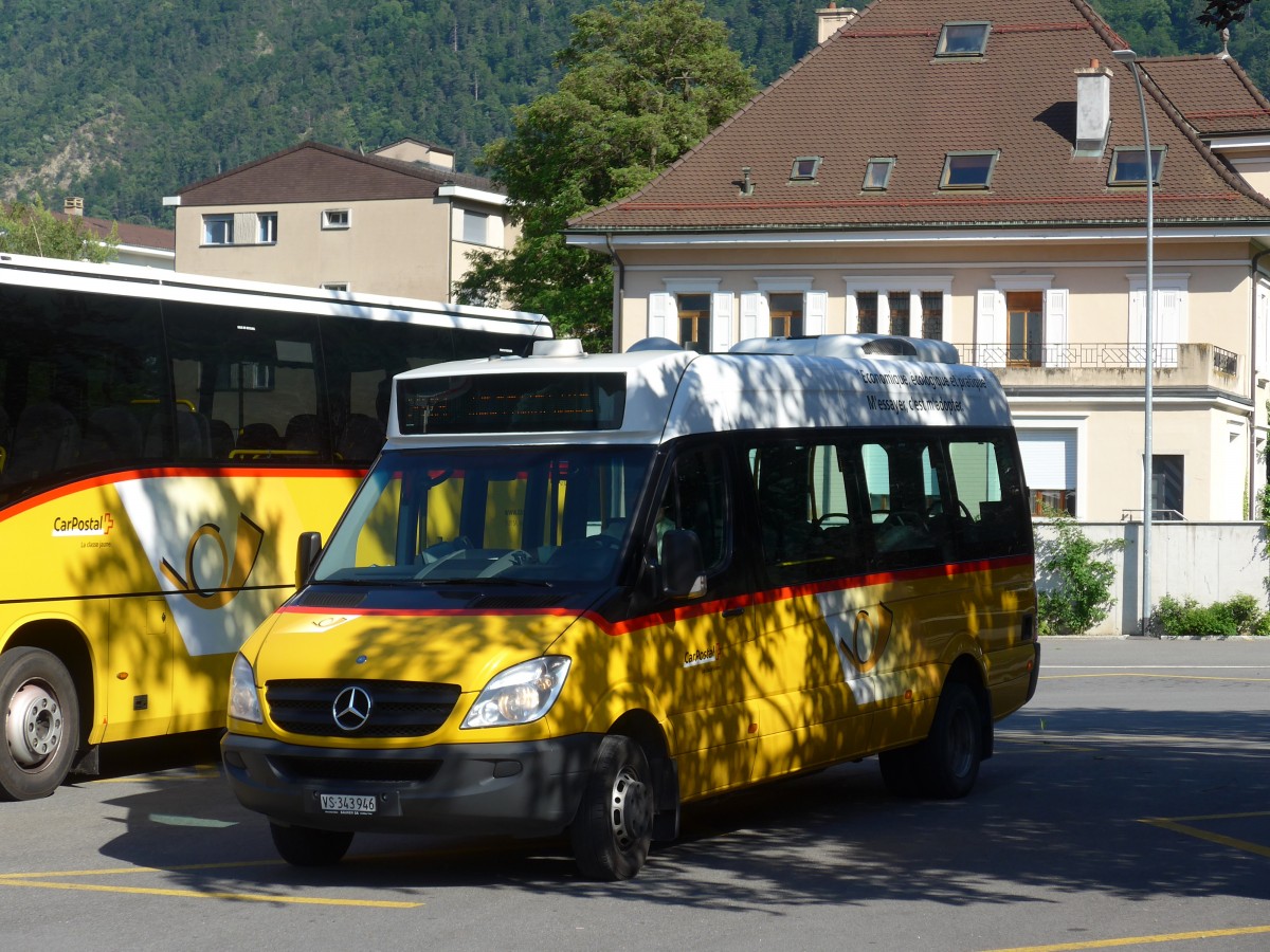 (161'228) - TMR Martigny - Nr. 142/VS 343'946 - Mercedes am 27. Mai 2015 beim Bahnhof Martigny